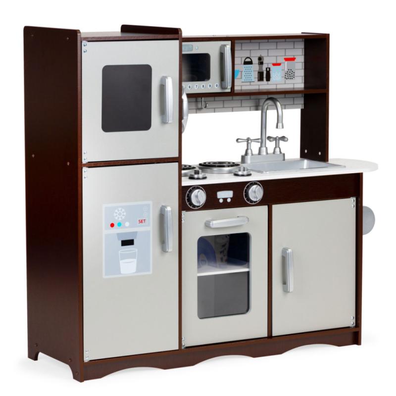 Fa gyerekkonyha szekrényekkel és hűtővel